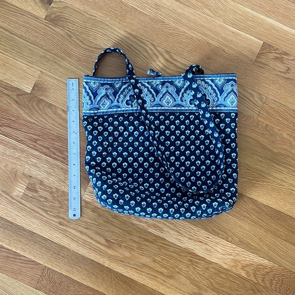 Vera Bradley Tote - Picture 6 of 7